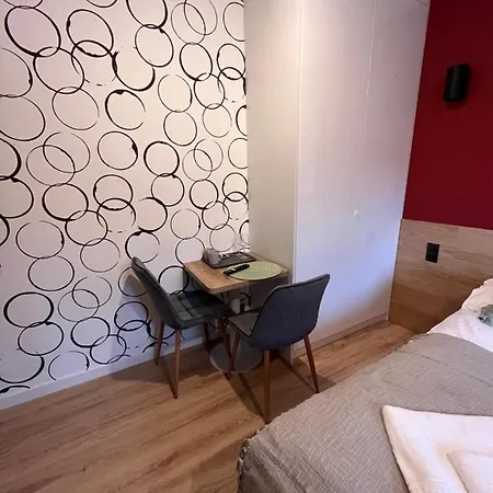 Skorzewo-lotnisko Mtp Tor Poznan Apartamento Skórzewo